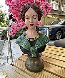 Antik Saraylı Vitrin Heykel