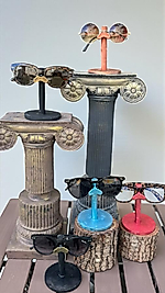 Gözlük Sergileme Heykeli