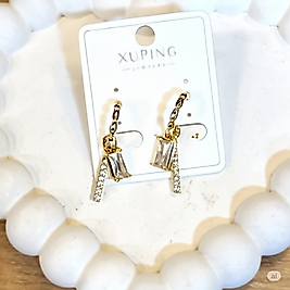 Xuping Zarif ve Zerafet Küpesi